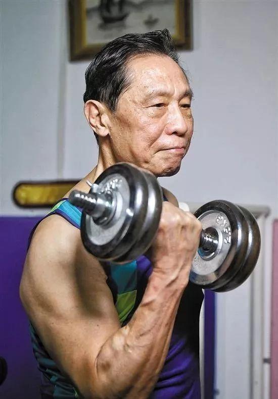 严家满:男人怎么健身才能更年轻？
