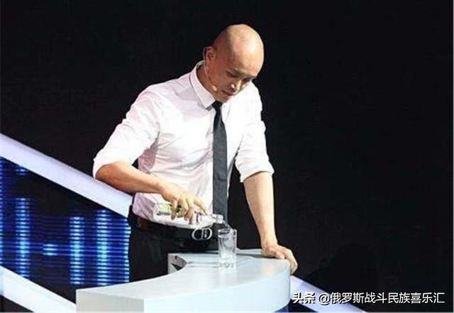 乐嘉与孟非:曾经和孟非、黄菡并称铁三角的乐嘉，现在为何不在娱乐圈出现了？