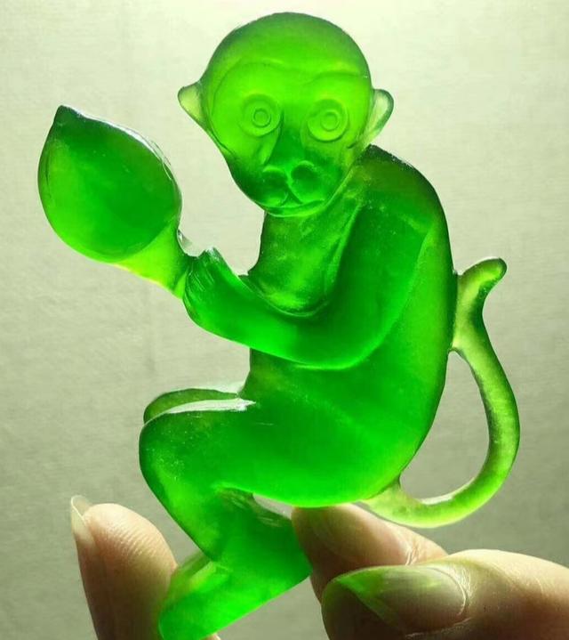 玉和翡翠的区别在哪里,玉和翡翠有区别么？哪个更有收藏价值？