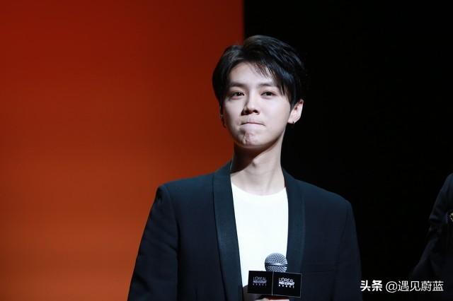 黄海波惹到韩三平:陈好事件持续发酵，多位艺人被扒出担任高校教授职位，他们配吗？