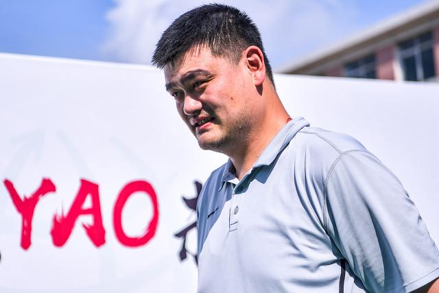 容国团简介:新中国体育人物谁能进前十？