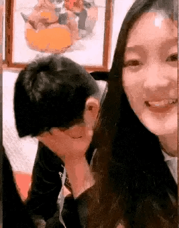 爱恨一线牵剧情介绍:夫妻因为不会生育而离婚，可和别人结婚了都分别生了是怎么回事？