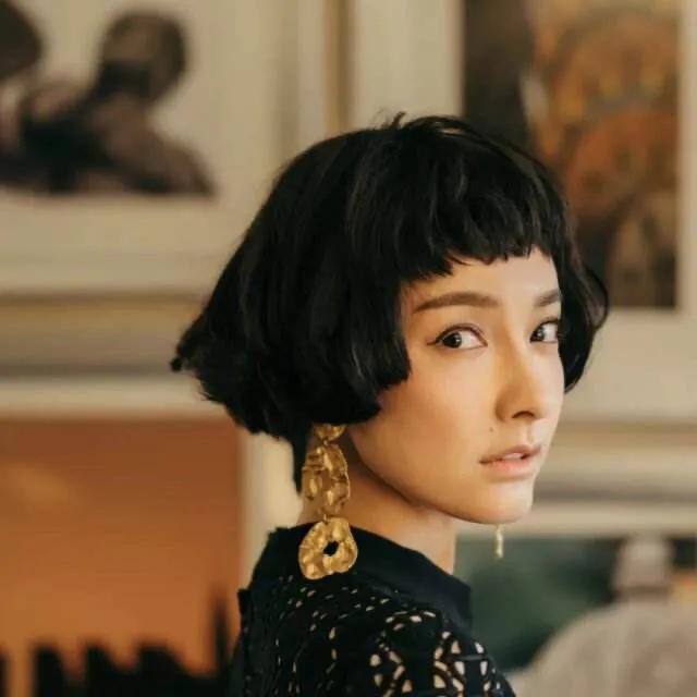 黄龄个人资料:谢娜和吴昕哪个更有潜力？