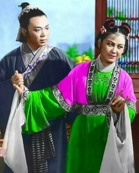戏曲介绍:介绍一种你最熟悉的地方戏曲(100字)？