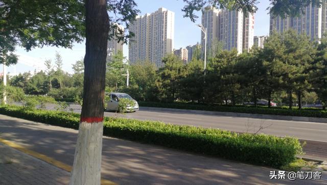 各地驾校报名多少钱？