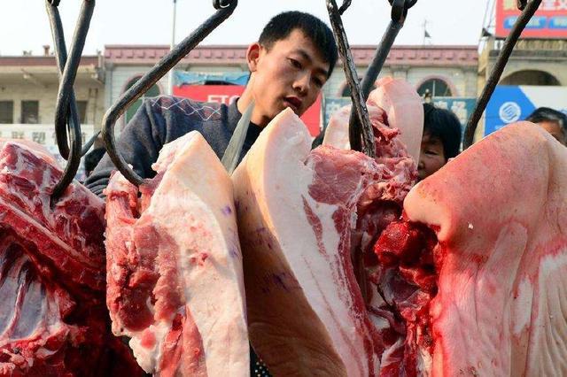 为什么粮食的价格可以几十年控制如一,而猪肉的价格却无法控制呢,猪也是吃粮食的呀？