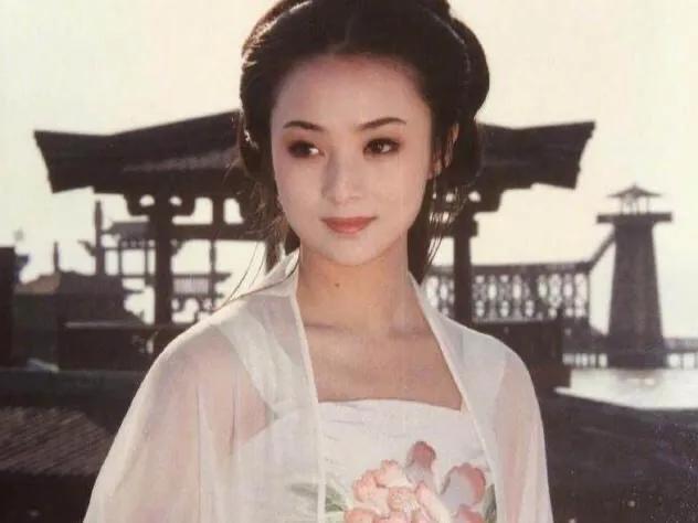 隋朝萧皇后复原照片:皇后戴的“凤冠”到底是什么样子的各个朝代皇后的凤冠有什么区别