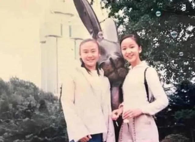 娄艺潇的胸:娄艺潇才是“发育过猛”，爆料曾经穿体操服的照片：绝美！是吗