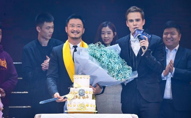 头条问答 - 为什么说华鼎奖成了鲜肉演员福地,李易峰和张艺兴得奖你