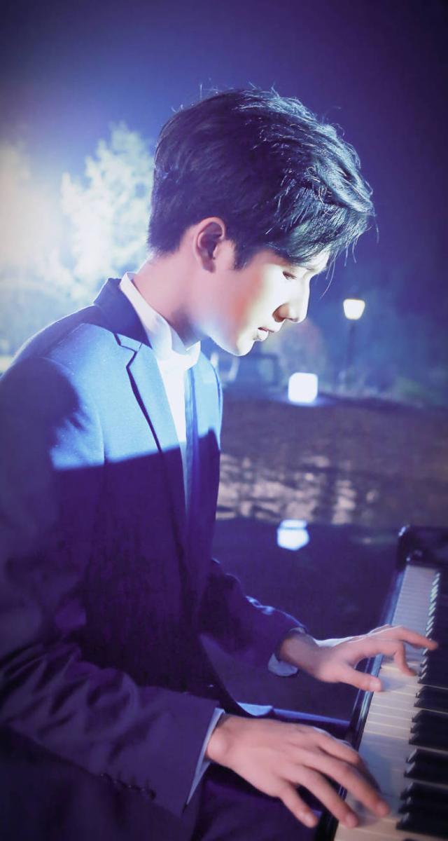 李宏毅在你眼中是个什么样的人呢，你喜欢他吗？