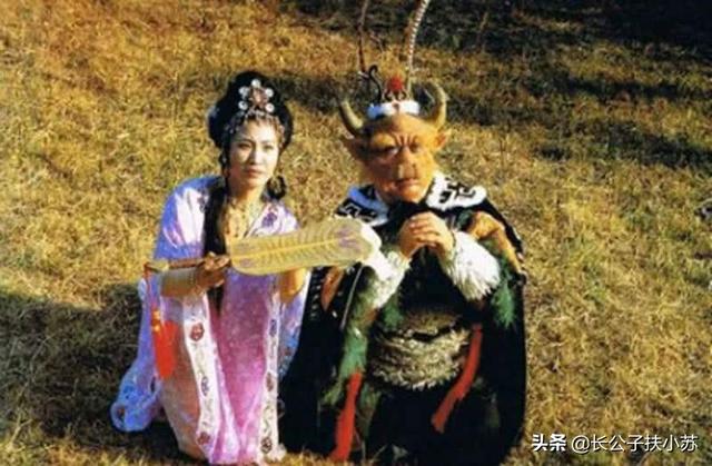 天津李四真实身份:上海徐晓峰和天津股侠对普通股民炒股，谁的参考价值更大一些？