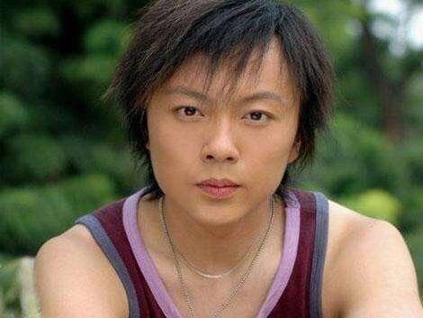 郝邵文近况:还记得李连杰的御用儿子么？谢苗被父母“雪藏”了？