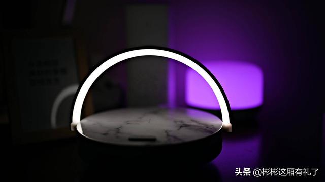 小彬彬前妻:家居展会上看到【EZVALO几光】，求问是个什么牌子？