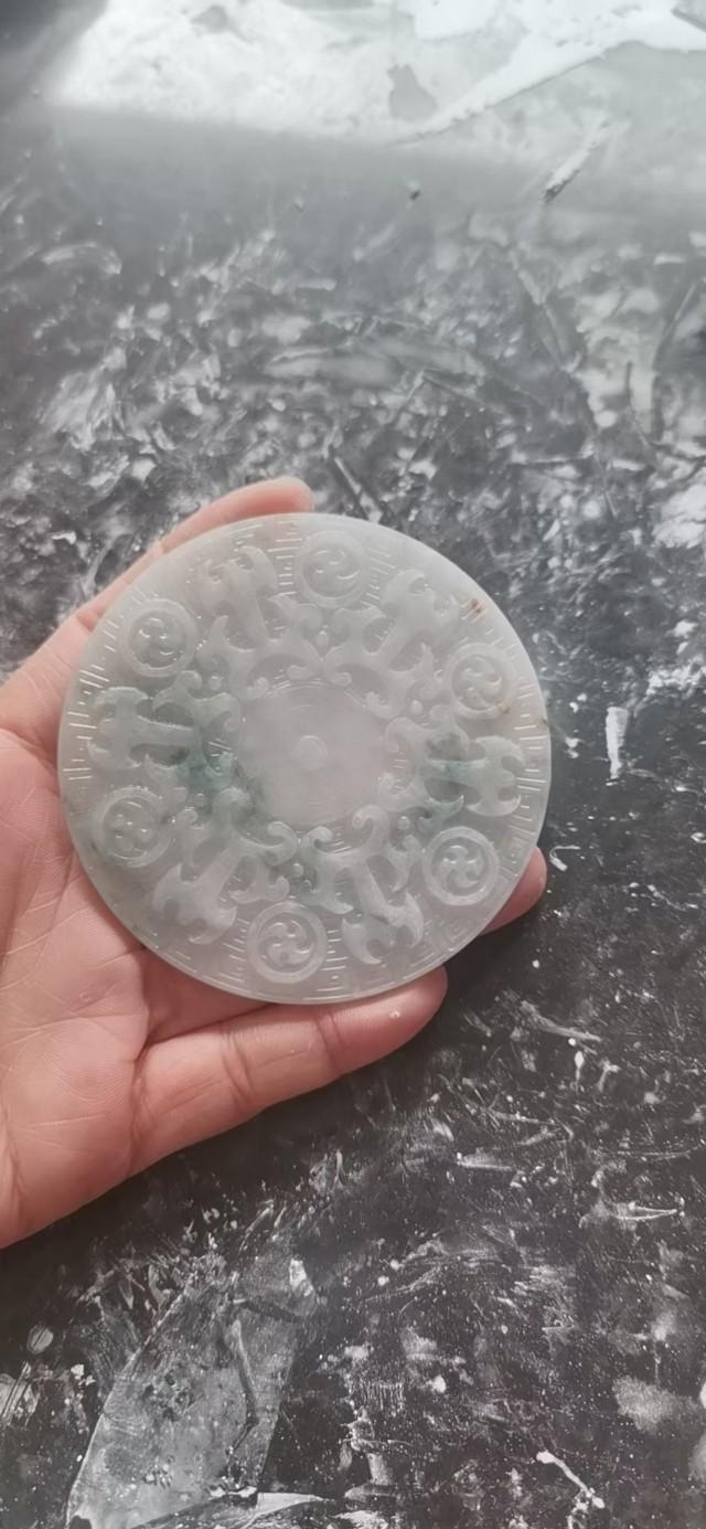 翡翠免费估价网站,这个翡翠观音可以估价多少钱？