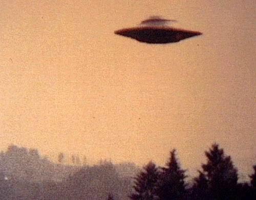 秘境追踪ufo系列，如果UFO是从外太空来的，为什么撞不到卫星