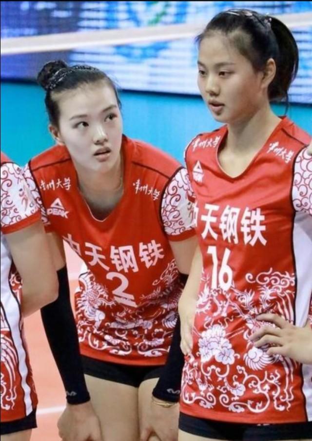 成瀬理沙:为什么欧美女排多数采用强力接应打法，中国多采用保障型接应打法