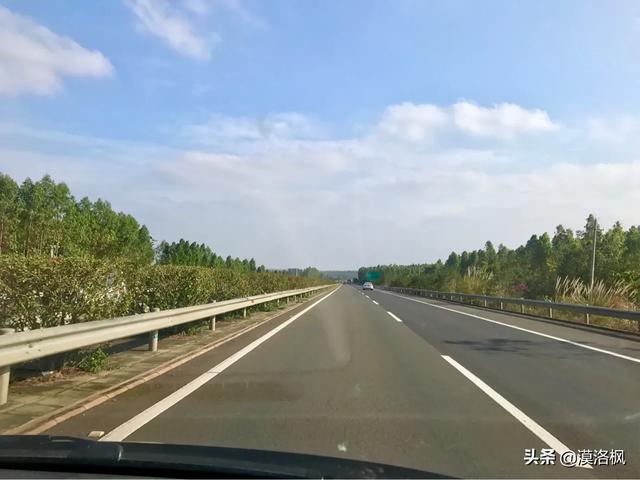 想开车自驾游,各位旅友去过最美的地方是哪？什么季节去最好？