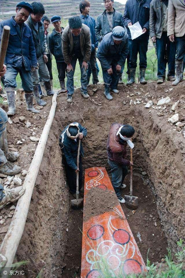 水泥坟好还是土坟好,土葬都实行几千年了，真的会污染环境吗？