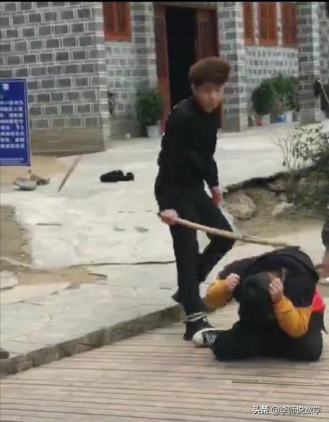 郑州某初中学生携带凶器上学，学生戴口罩跑步导致猝死，疫情期间运动到底要不要戴口罩