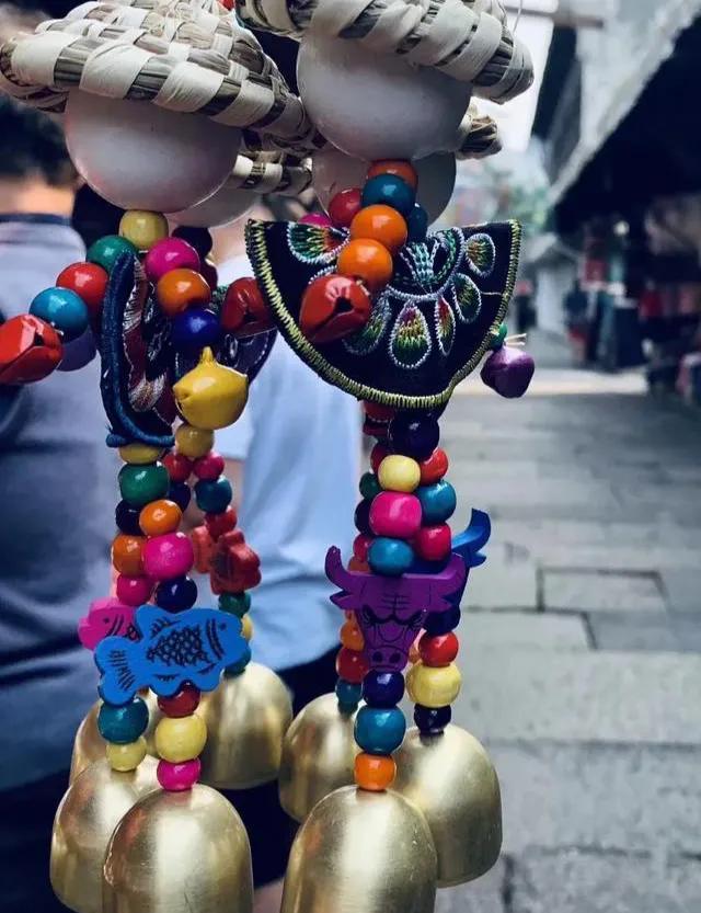 当ai已成往事:《当爱已成往事》歌词的意境，谁能懂？