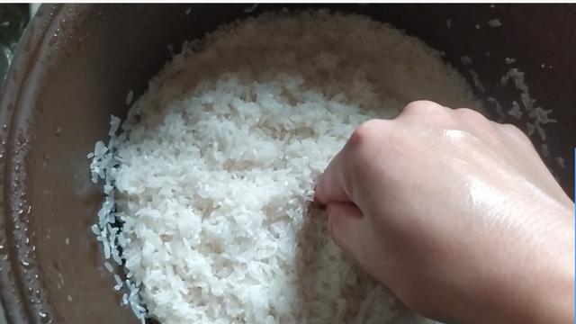 煮米饭时有什么技巧，怎么煮出一粒一粒不粘连的米饭？