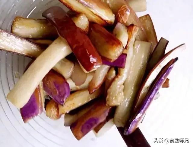 喂狗吃辣子鸡博主回应争议:你是明白了哪几个基本原理之后而厨艺大增的？