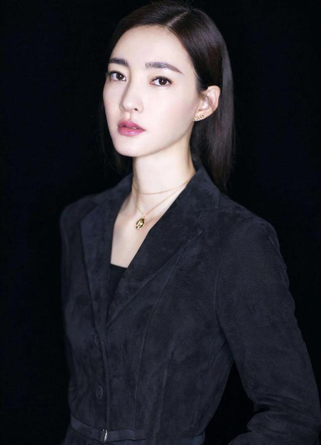 张小斐个人资料:女神王丽坤最迷人的地方，你们认为是哪里？