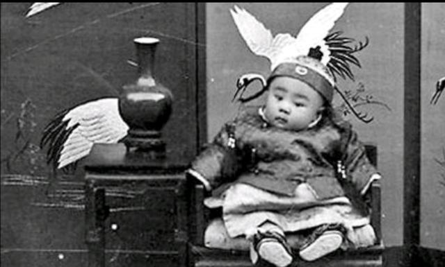 乾隆皇帝后妃子女:为什么清朝前期皇帝子女众多，后期子女较少，甚至光绪都没有子嗣