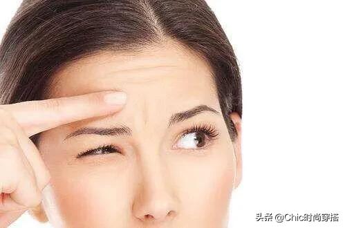 法令纹深:法令纹和抬头纹突然变得很深，看起来老了十岁，该如何改善