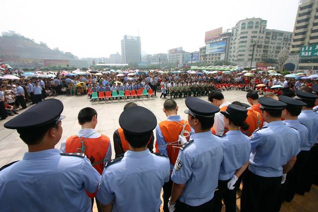 中国不公开的刑事大案音频连播，死刑犯执行死刑是保密的吗现场会有人民群众观看吗