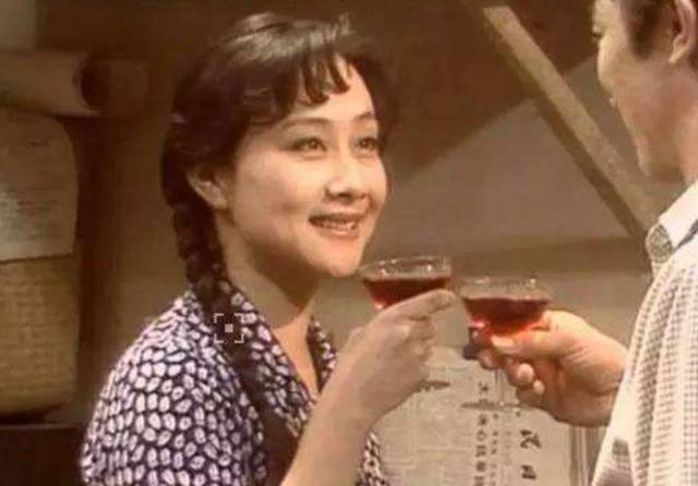囧妈演员表所有演员:《囧妈》到底谁才是女主角？为什么？