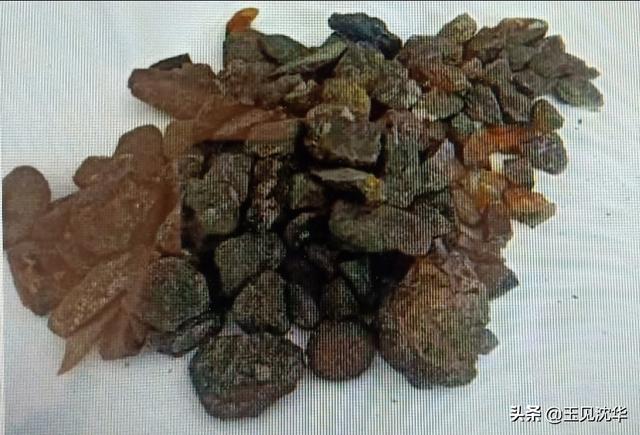 姐堆翡翠原石特点,翡翠现在缅甸有几个坑口？各自特点是什么？