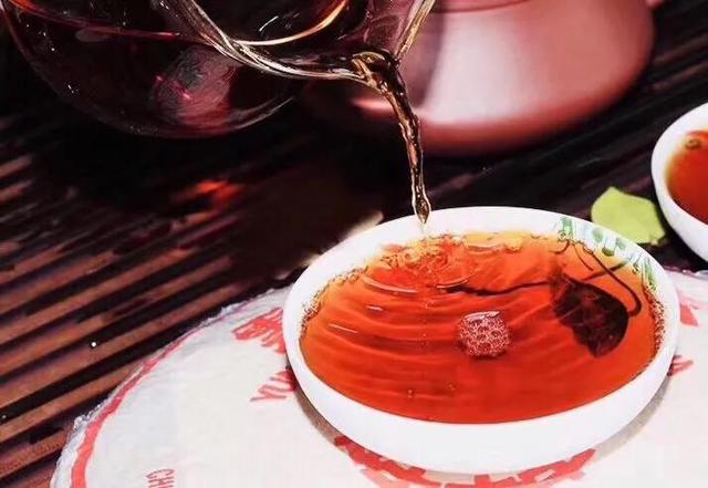 如何看待日本研究团队:茶水能大幅降低新冠病毒传染力,冲泡出的红茶1