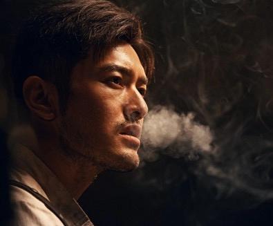 我们正在策划抗疫电影,哪位演员合适扮演男一号（40岁左右）？