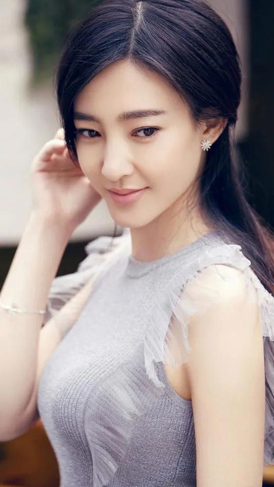 女神王丽坤最迷人的地方,你们认为是哪里?-育儿网