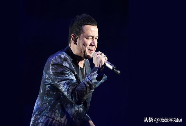 杨坤和刘德华怎么了:如何看待杨坤经常在直播中diss刘德华，许嵩等人没水平？