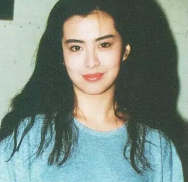 张曼玉近照:你了解曾和林青霞张曼玉齐名的王祖贤吗，她现状怎么样？