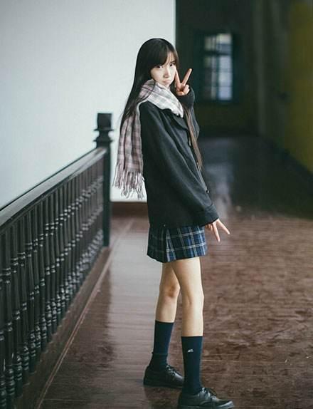 jk群穿什么袜子:男生该如何挑选适合自己的JK制服？