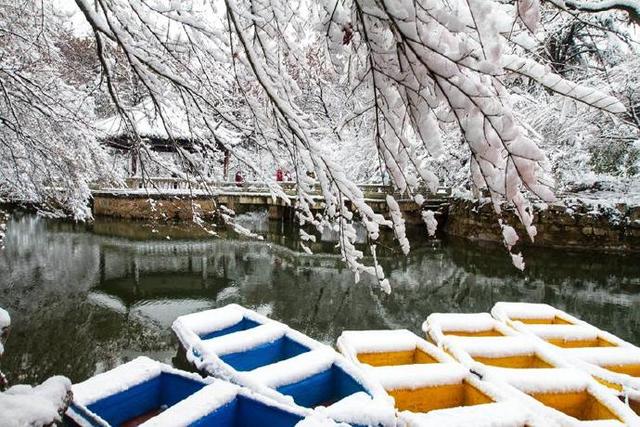 有哪些适合初雪、冬天的唯美句子？