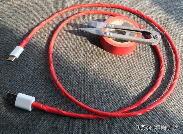 猫咪吃西瓜动图:你有没有拍到有趣的猫咪照片，分享一下？