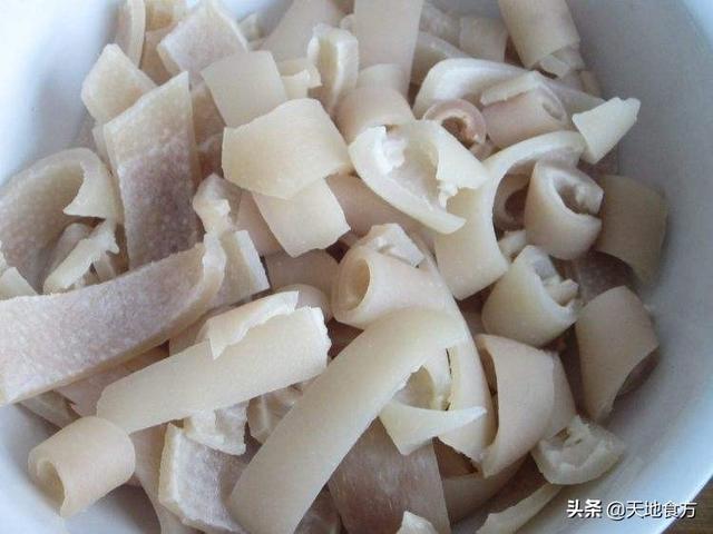 (猪皮冻最正宗的做法怎么做)如何做出最好吃的猪皮冻,Q弹劲道?