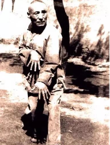 左右全凭盖势取是什么意思？