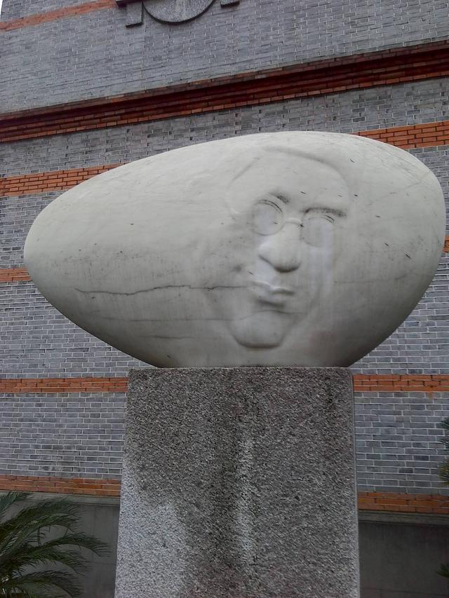 头条问答 想知道一些有名诗人的生平故事 哪个版本的哪本书比较好 求推荐 璀璨诗文与您共赏的回答 0赞