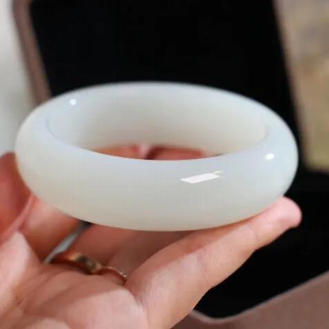 和田玉青白料手镯多少钱,正宗野牛沟白玉手镯多少钱？