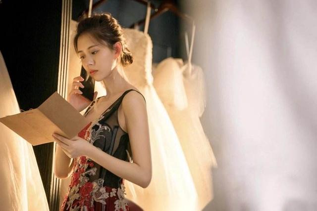 不如跳舞剧情介绍:电影《半个喜剧》讲了一个怎样的故事？对此你有什么看法？