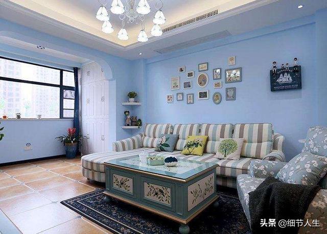 头条问答 浅蓝色墙面搭配什么颜色的窗帘和沙发好看 8个回答