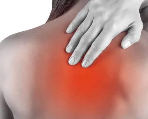 背部疼是癌症早期信号吗?注意哪些?