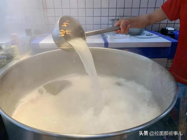 牛骨头汤的做法和配料，牛骨汤的做法和配料是什么