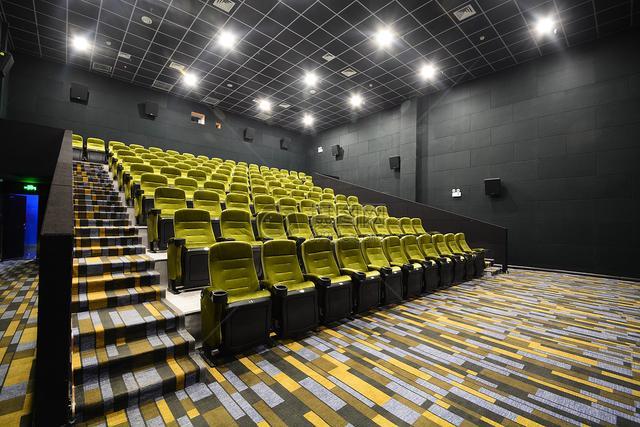 支付宝上线VR北京环球影城，将来电影院会不会被取代电影直接在线上上映，所有电影免费观看