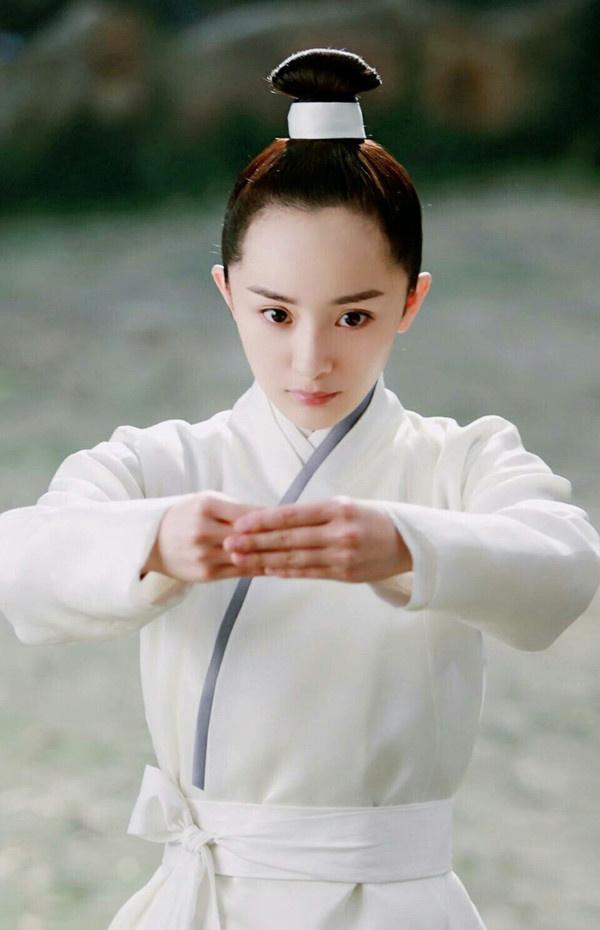 墨渊进入白浅身体:折颜一直撮合墨渊与白浅，为何后来又赞成白浅与夜华一起了？